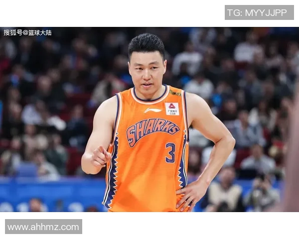 李根的篮球之路：从青涩少年到职业赛场的辉煌历程与奋斗精神